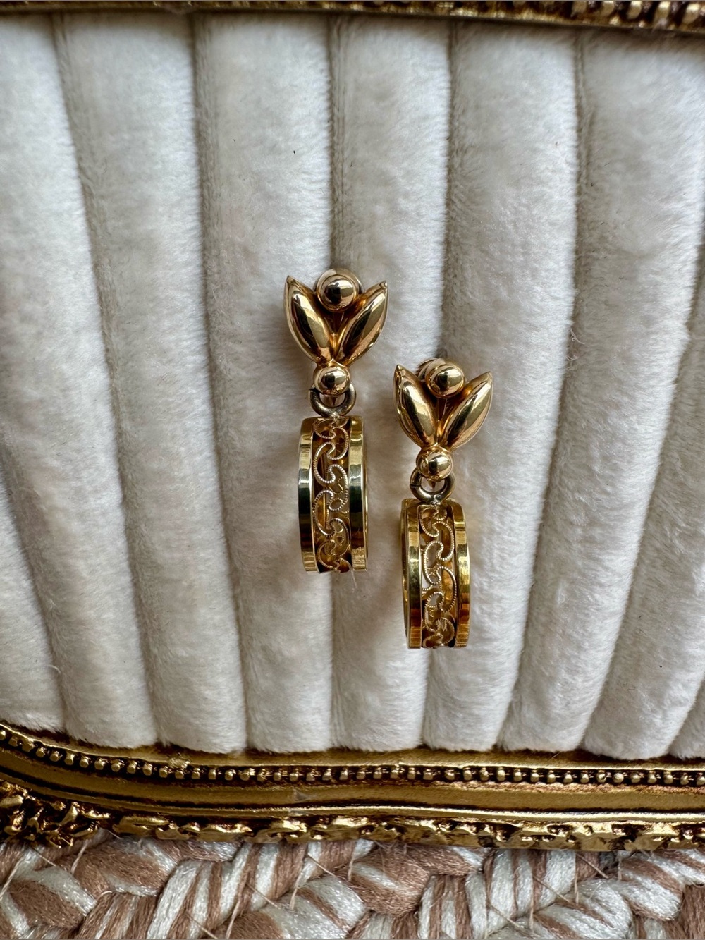 Vintage Krementz Filigree Hoop Dangle Earrings Screwback Retro 1940s